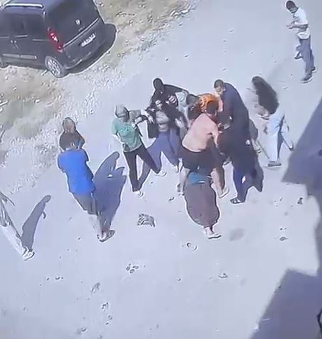 Adana Seyhan'da keser, sopa ve bıçaklı kavgada aynı aileden 3 kişi yaralandı