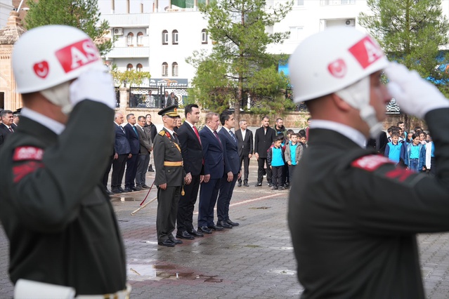 Midyat'ta 29 Ekim Cumhuriyet Bayramı töreni Kaymakamlık bahçesinde yapıldı