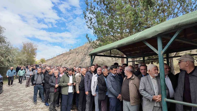Erzurum Oltu'da kalp krizi geçiren eski esnaf Abdullah Taşçı toprağa verildi