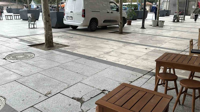 Sakarya Adapazarı'nda babasıyla yürüyen genç kıza saldıran şüpheli gözaltına alındı