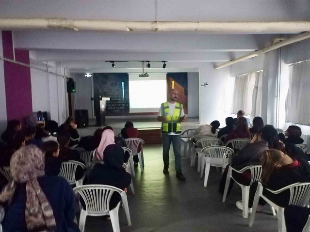 Düzce Milli Eğitim Müdürlüğü Nene Hatun MTAL öğrencilerine iş güvenliği eğitimi verdi
