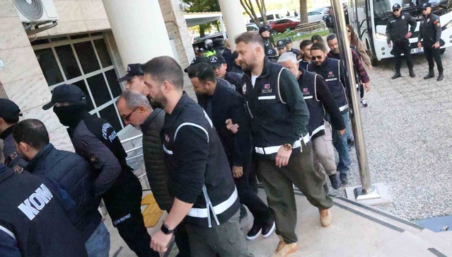 Milas'ta sahte ihale soruşturması: Başkan Fevzi Topuz ile oğlu Doruk Topuz cezaevine gönderildi