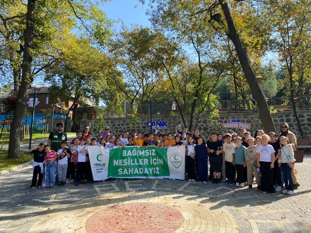 Samsun Canik'te Yeşilay, 70 öğrenciyi ekranlardan uzaklaştırıp doğayla buluşturdu
