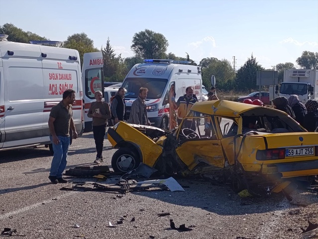 Konya Hüyük'te iki aracın çarpıştığı kazada 2 kişi öldü, 2 kişi yaralandı