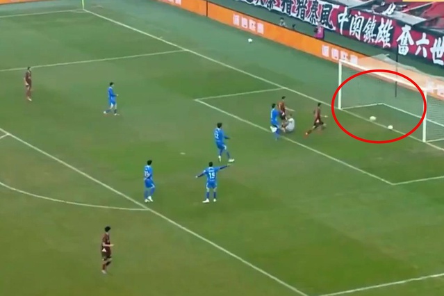 Futbol tarihinde böylesi zor görülür! Aynı anda 2 gol atıldı sonrası bomba