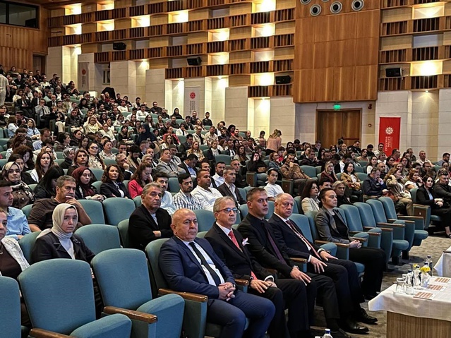 Muğla'da kamu personeli dezenformasyon ve yapay zeka eğitiminde buluştu