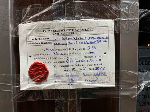 İstanbul Eyüpsultan'da kolonlardan ses geldiği iddia edilen 5 katlı bina mühürlendi