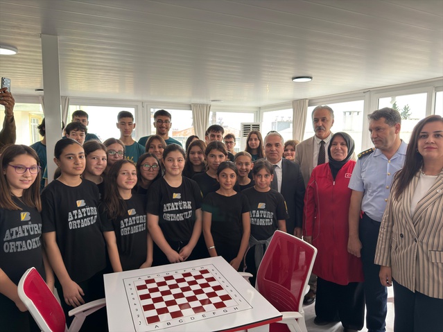 Anamur'da Sosyal Yardımlaşma ve Dayanışma Vakfı öğrenciler için bir merkez açtı