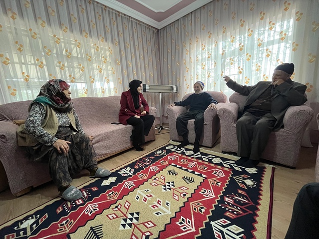 Meriç Kaymakamı Odabaşı, 104 yaşındaki Dinç'i ziyaret edip anılarını dinledi