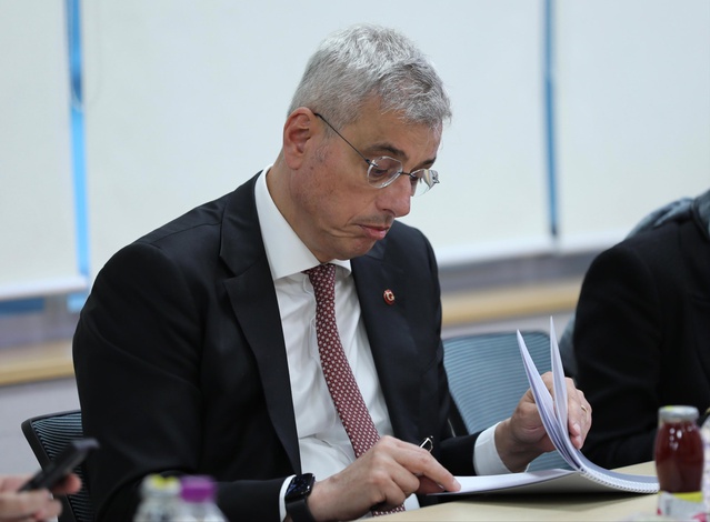 Bakan Memişoğlu, Güney Kore'de CAR-T tesislerini gezdi, küresel güç hedefini açıkladı