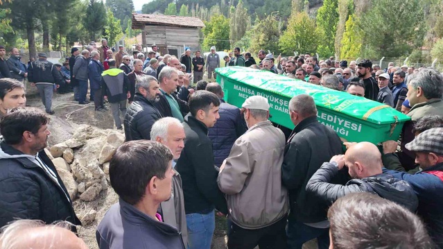 Soma'daki göçükte ölen Denizlili madenci Halit Ersay Çameli'de toprağa verildi