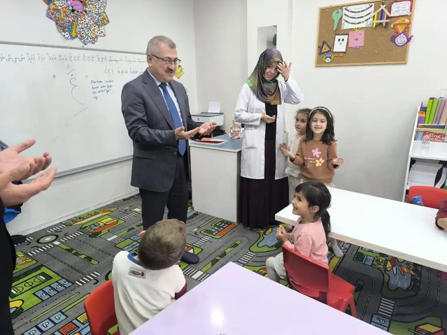 Erzurum Müftüsü Çapçı, Hınıs ve Horasan'da kurs ve gençlik merkezlerini ziyaret etti