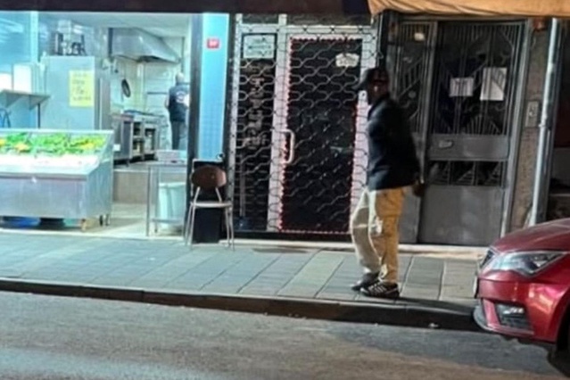 Dünyaca ünlü yıldız Üsküdar'da! Gece yarısı tek başına dolaştı