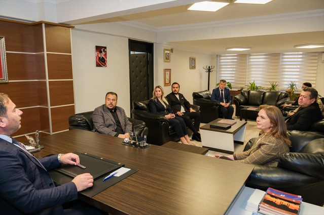 AK Parti Edirne İl Başkanı İba, esnaf odalarıyla kent içi ulaşımı görüştü