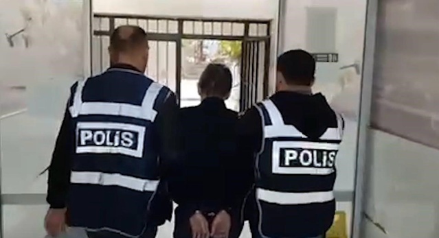 Kayseri'de 10 aranma kaydı olan şahıs, 13 yıl 2 ay 3 gün hapis cezasıyla yakalandı