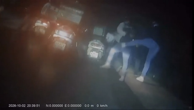 Ablasıyla ilişkisine karşı çıkan kuryeye çete pususu! Dehşet anları kamerada
