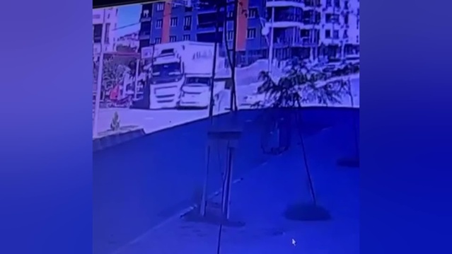 Iğdır'da TIR sürücüsü trafik tartışması sonrası kamyoneti sürükledi, gözaltına alındı