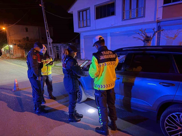 Sinop'ta huzur ve güven uygulamasında yakalama kararı olan 1 kişi yakalandı