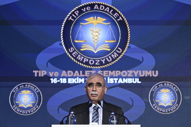 Tıp ve Adalet Sempozyumu Sarıyer'de başladı, Kerkez malpraktis artışına dikkat çekti