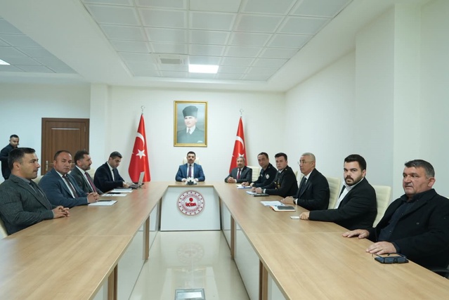 Darende'de eğitim toplantısı Kaymakam Sirkeci başkanlığında yapıldı