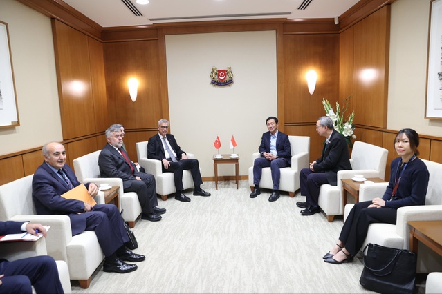 Sağlık Bakanı Memişoğlu Singapur'da Ong Ye Kung ile dijital dönüşümü ele aldı