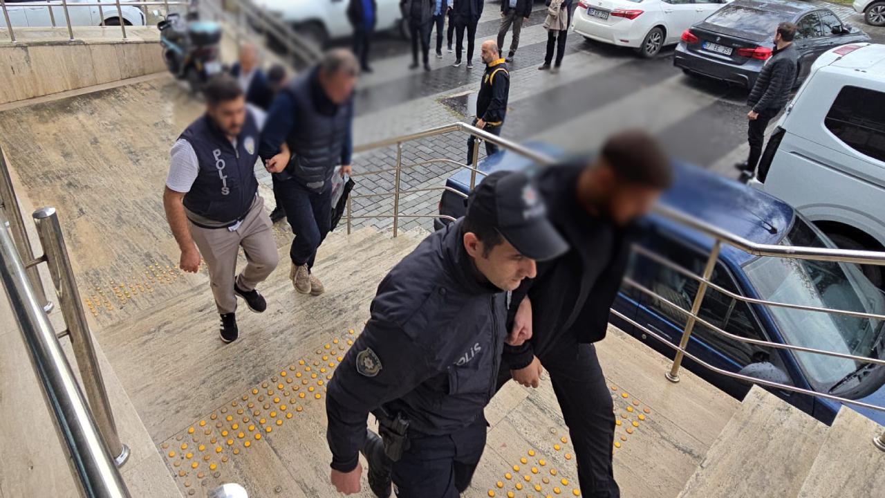 Zonguldak'ta çöken binayla ilgili 3 şüpheli tutuklandı