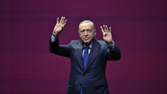 Erdoğan: Teknooligarklara karşı en büyük güvencemiz Teknofest gençliği olacak