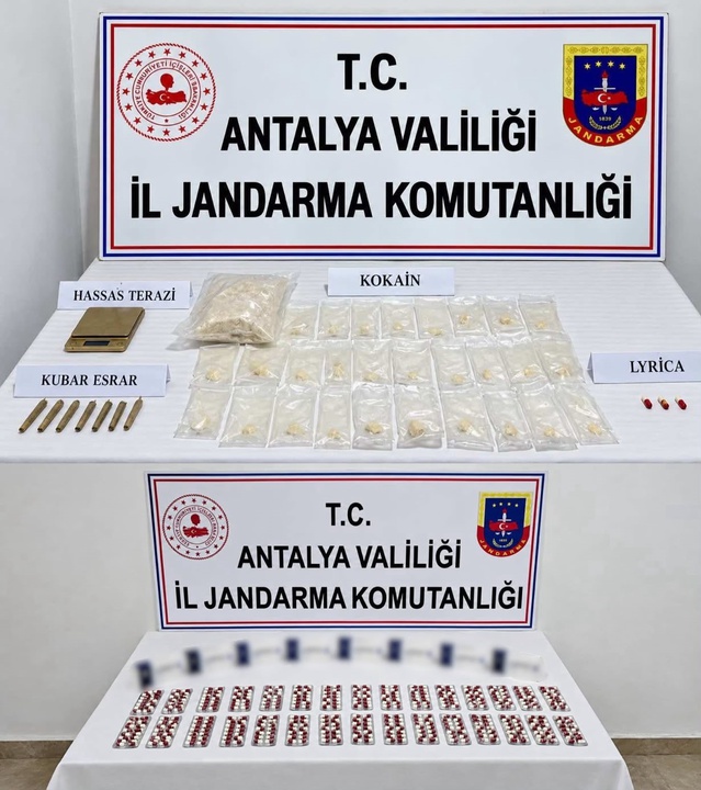 Antalya'da jandarma operasyonunda 3 kilo kokain ele geçirildi, 2 kişi tutuklandı