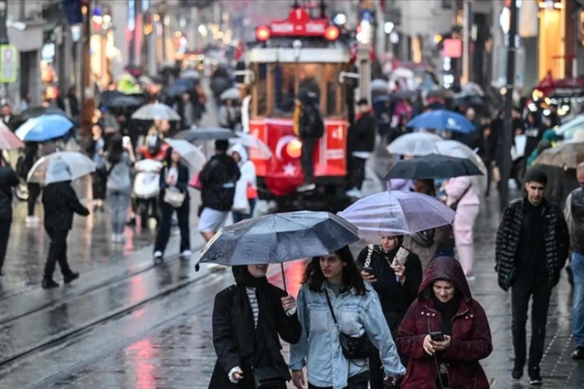 Doğuda gök gürültülü sağanak bekleniyor, İstanbul'da yarın yerel yağış geçişi olabilir