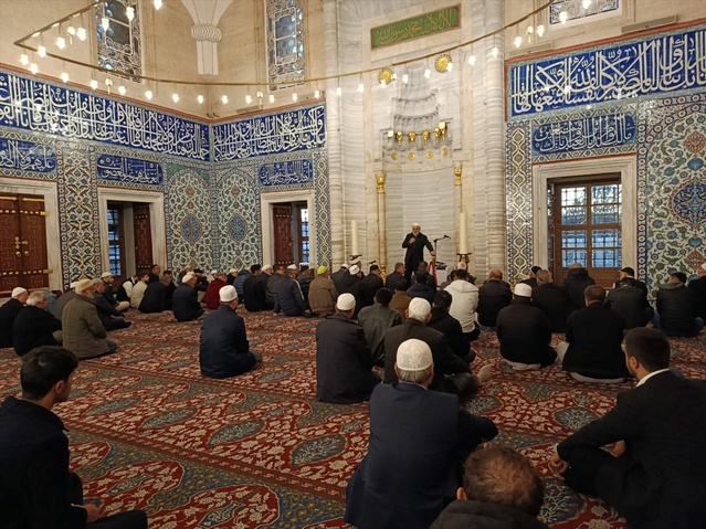 Edirne'de Mevlid-i Nebi Haftası kapsamında eski Diyanet Başkan Yrd. İşliyen konuştu