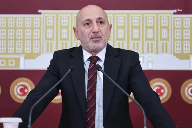 Elbistan-Göksun yolunda 1 yaşındaki çocuk öldü, Öztunç sinyalizasyon istedi