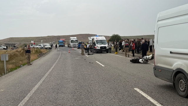 Diyarbakır Bismil'de minibüsle çarpışan motosikletin 14 yaşındaki sürücüsü öldü