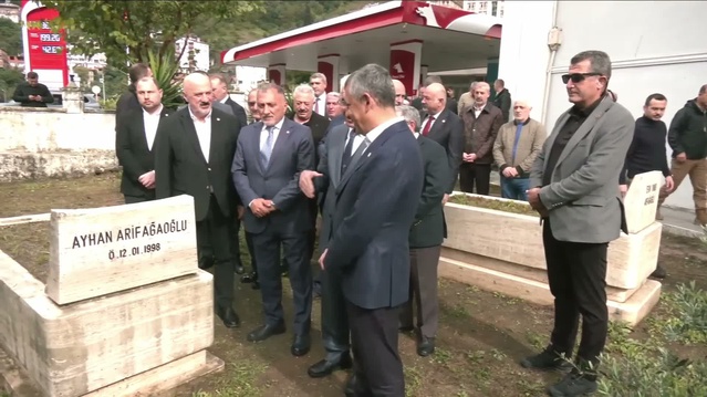 Özgür Özel Artvin'de... Özel, cuma namazını Merkez Camii'nde kıldı