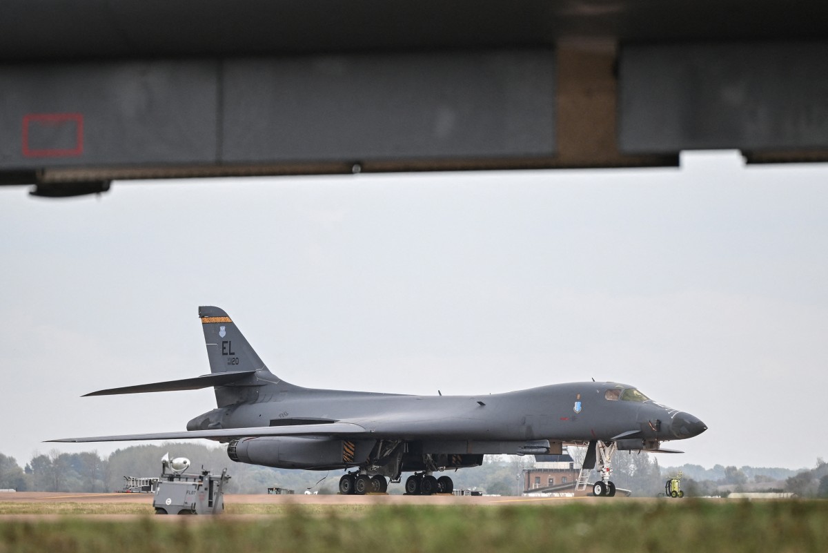 ABD, İngiltere'deki o üsten bütün B-1 bombardıman uçaklarını çekti