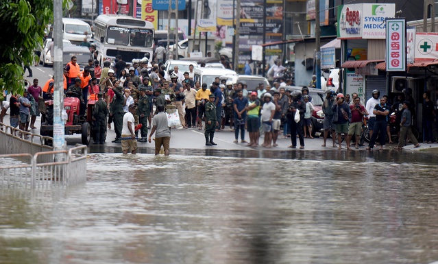 Sri Lanka'da olumsuz hava nedeniyle ülke genelindeki okullarda eğitime ara verildi