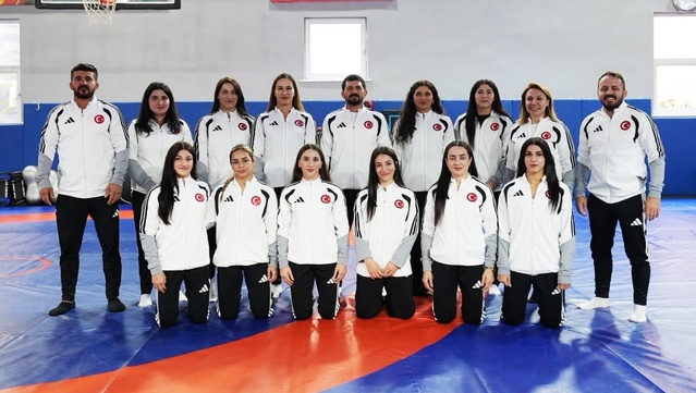 Astana'da Türk kadın güreşçiler yarın 4 kiloda eleme ve yarı final mücadelesi verecek