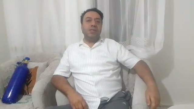 Elazığ'da engelli Öztürk Kaya, 60 bin lira istenen protezini koli bandıyla tamir etti