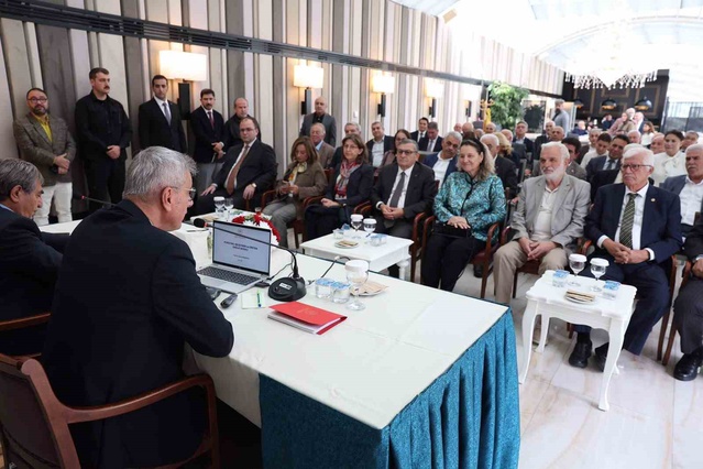Gençlerde sigara alarmı: 13-17 yaştaki her 10 kişiden 3'ü sigara kullanıyor