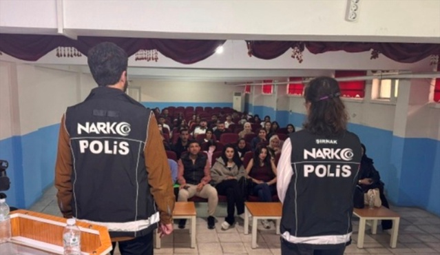 Şırnak Silopi'de narkotik ekipleri MYO'da erken teşhisin önemini anlattı