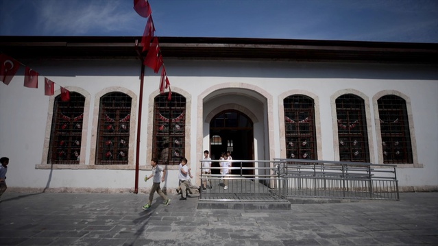 Osmaniye'de 115 yıllık Yedi Ocak İlkokulu restorasyonla 21 sınıfta eğitime başladı