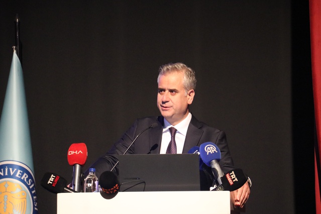 Yalçın, Dicle Üniversitesi'nde barış ve huzurun Diyarbakır'a yarayacağını söyledi
