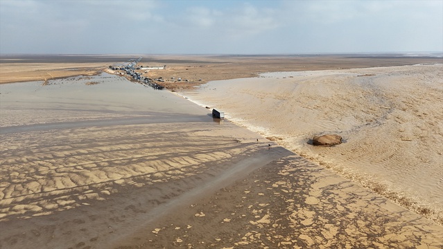 Deyrizor'da taşkınlar bir çocuğun ölümüne yol açtı, M20 kara yolu kapandı