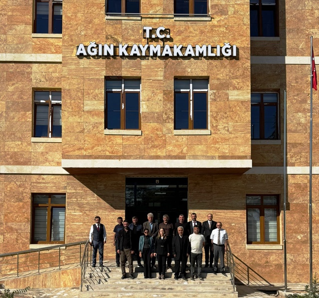 Ağın'da Muhtarlar Günü törenle kutlandı, Kaymakam Yılmaz muhtarlarla görüştü