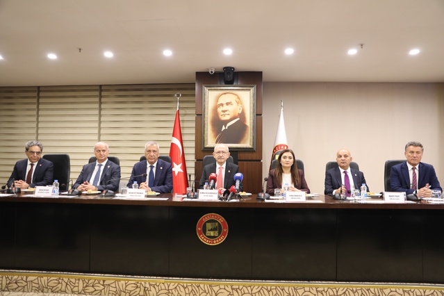 Kılıçdaroğlu Gaziantep'te 'Her mutfakta yangın var' diyerek sanayiciyle buluştu