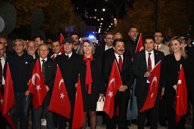 Kırşehir'de Cumhuriyet Bayramı 1500 fidan dikilerek ve konserlerle kutlandı