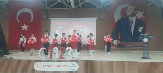 Ağrı Eleşkirt'te 29 Ekim Cumhuriyet Bayramı 103. yıl dönümü coşkusuyla kutlandı