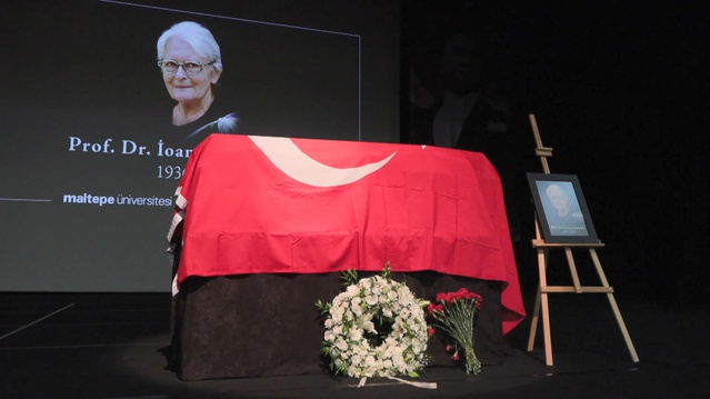 Törende Ömer Çelik, Kuçuradi'yi insan olmanın anlamını öğreten büyük rehber diye andı