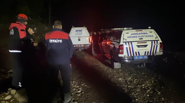Isparta'da cansız bedene ulaşıldı, mahsur 10 İHH gönüllüsü sabah kurtarılacak