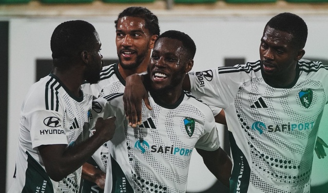 Kocaelispor Alanyaspor'u deplasmanda 2-1 yenip 15 puanla 6. sıraya yükseldi