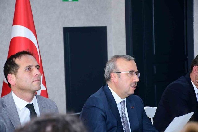 Sinan Aydın başkanlığındaki komisyon Eskişehir'de 2026-2027 önceliklerini görüştü